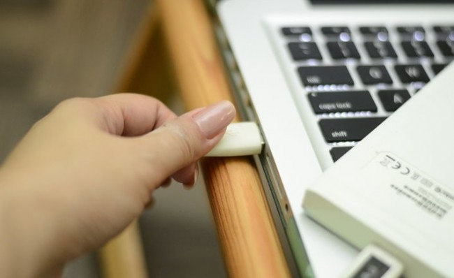 在用户将Mac恢复为出厂设置-2之前，使用Time Machine备份数据