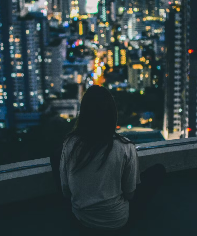 如何制作视频背景模糊效果